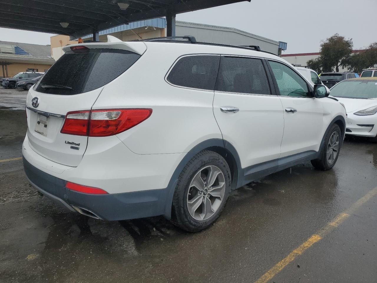 2014 Hyundai Santa Fe - Image 3