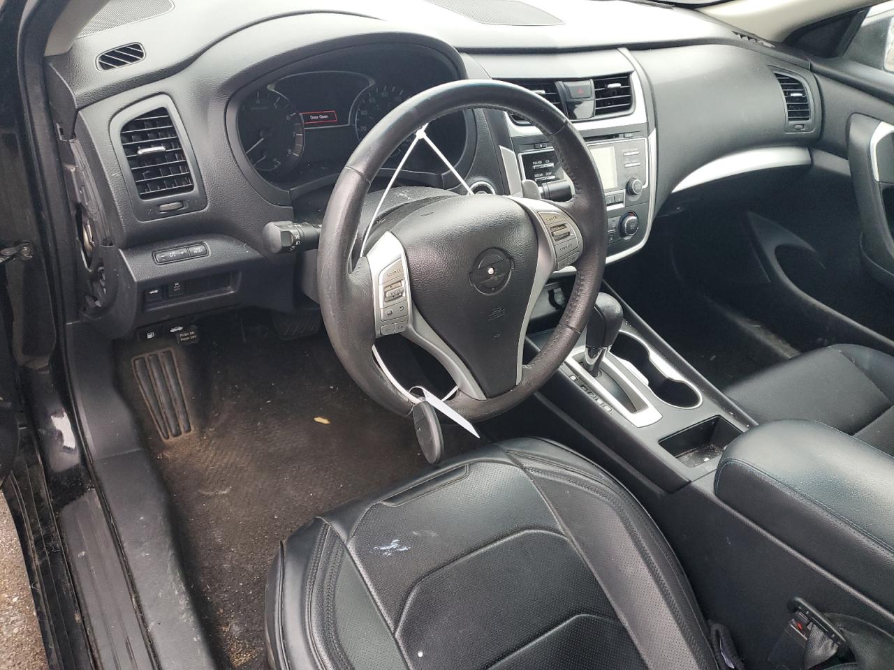 2017 Nissan Altima - Image 8
