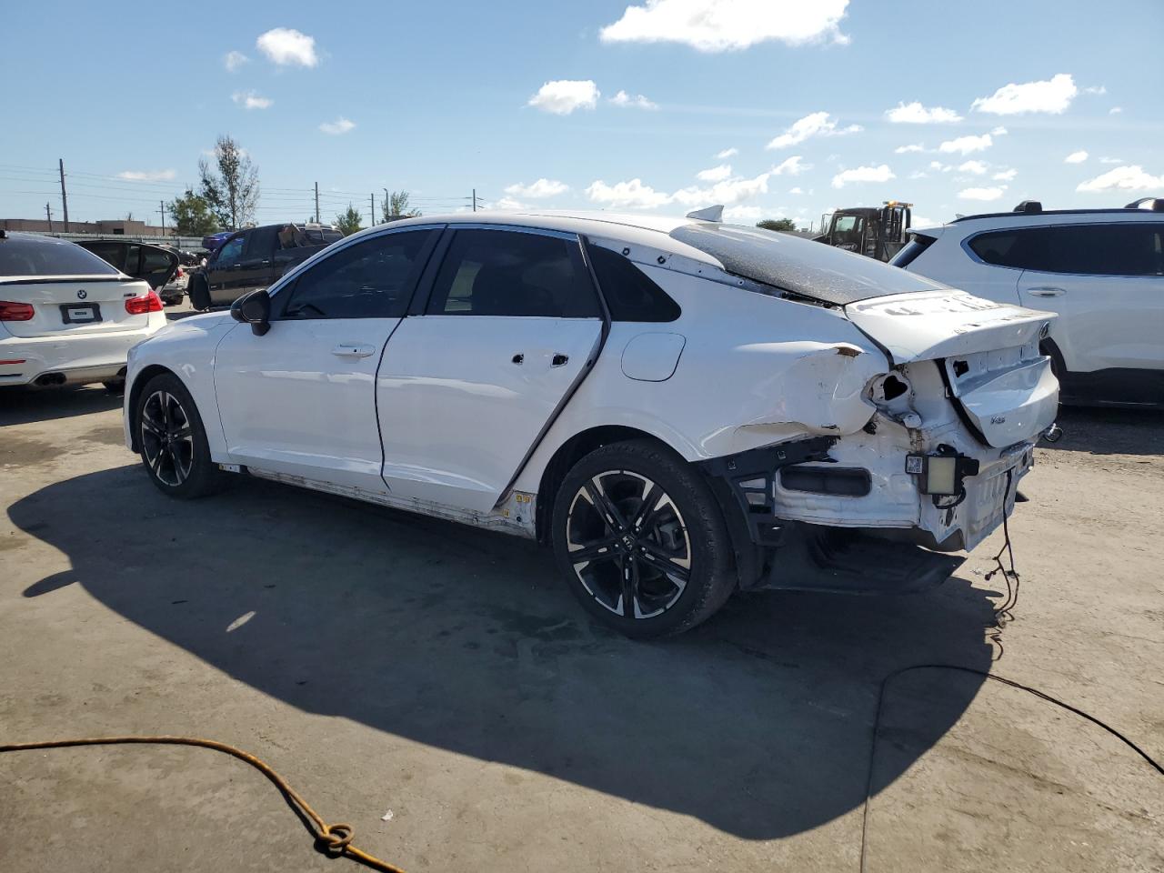 2021 Kia K5 - Image 2