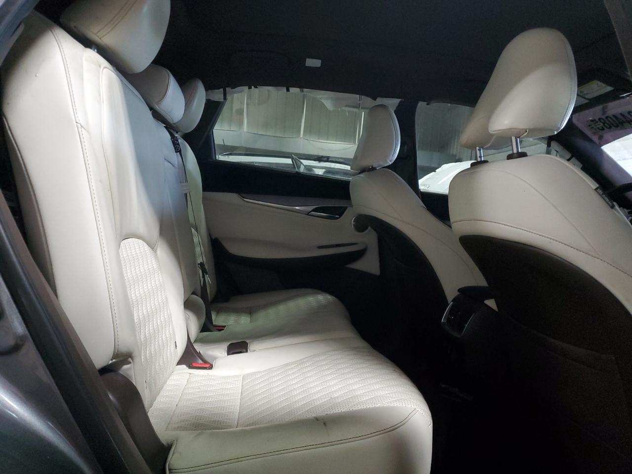 2019 Infiniti QX50 - Image 12