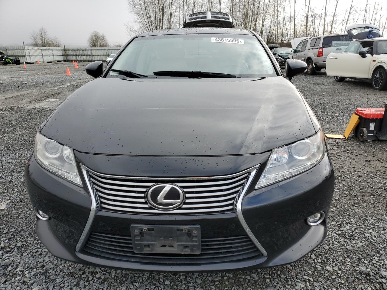 2014 Lexus ES - Image 5