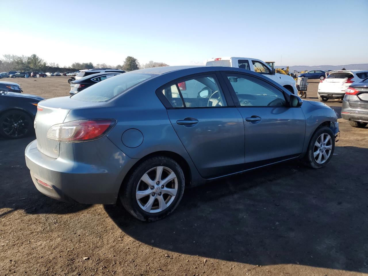 2010 Mazda 3 - Image 3