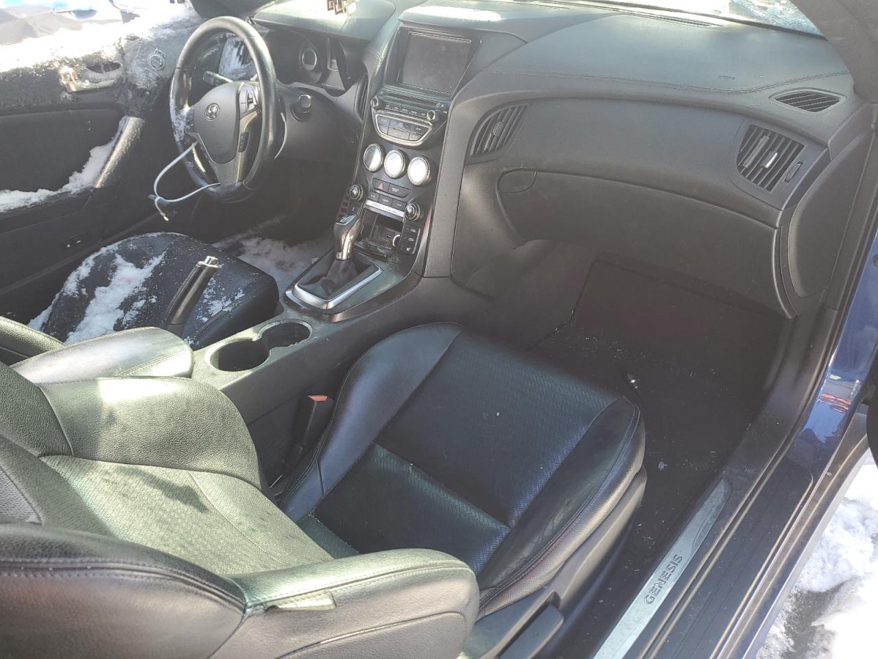 2015 Hyundai Genesis - Image 8