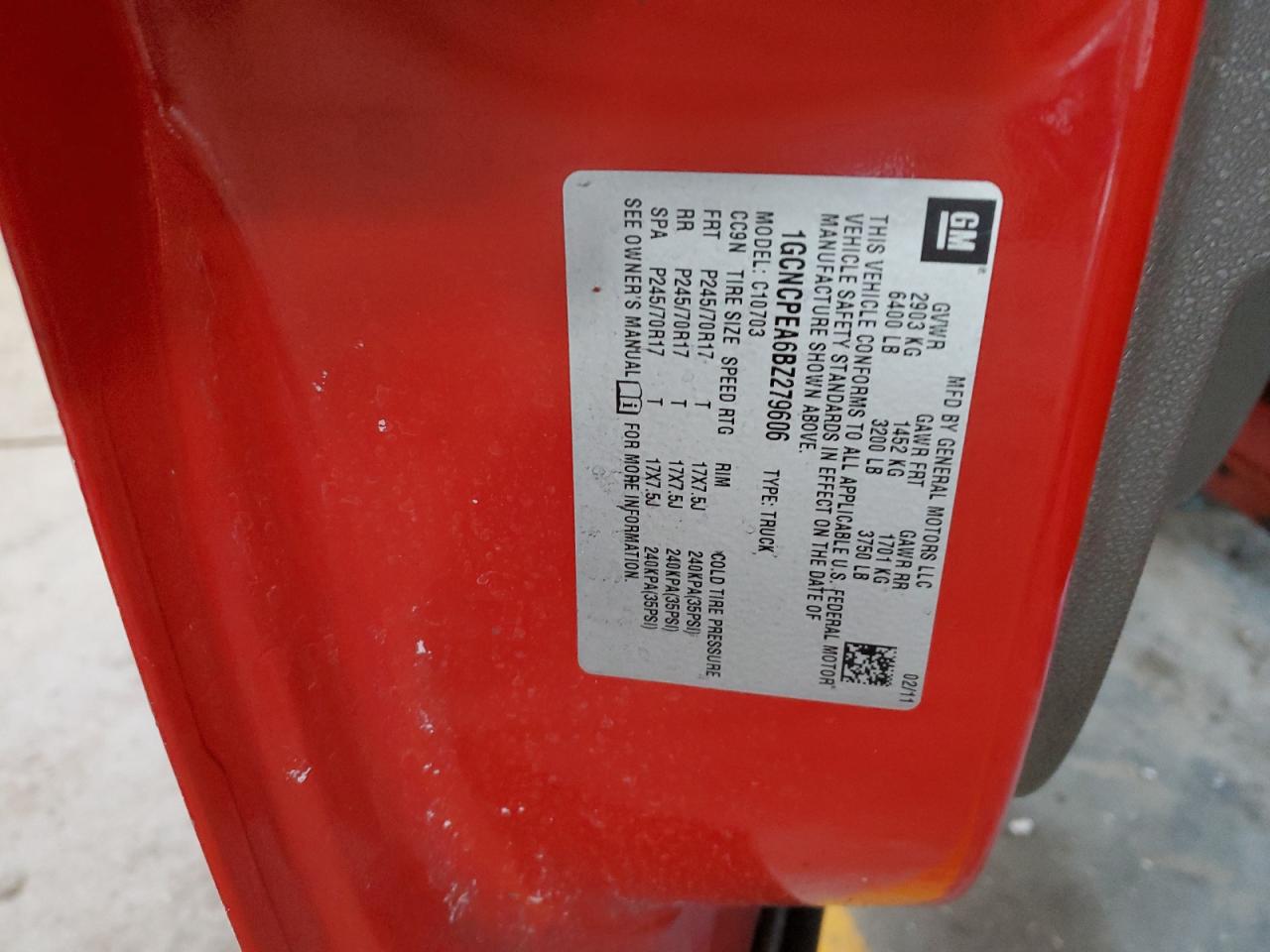 2011 Chevrolet Silverado - Image 13