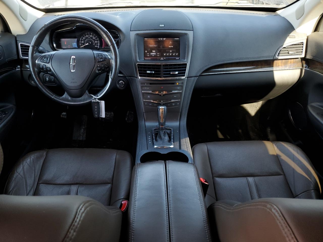 2013 Lincoln MKT - Image 8