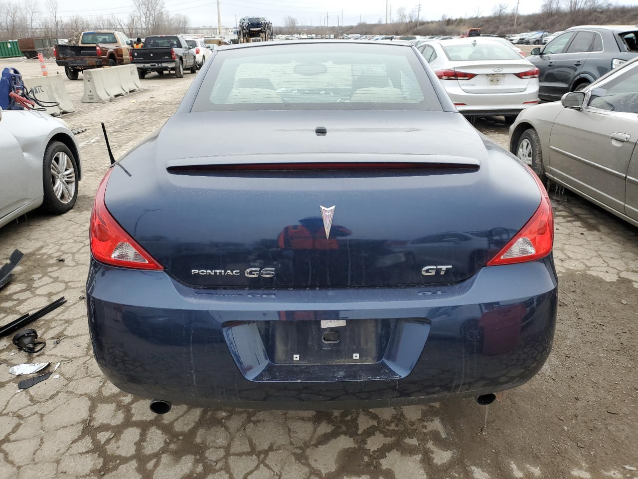 2009 Pontiac G6 - Image 6