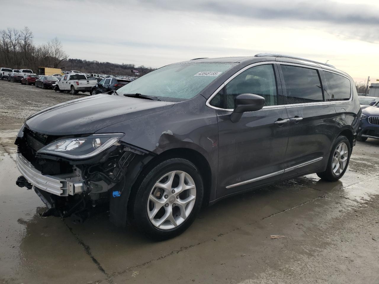 2018 Chrysler Pacifica - Image 1