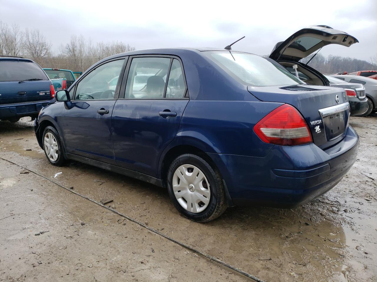 2010 Nissan Versa - Image 2