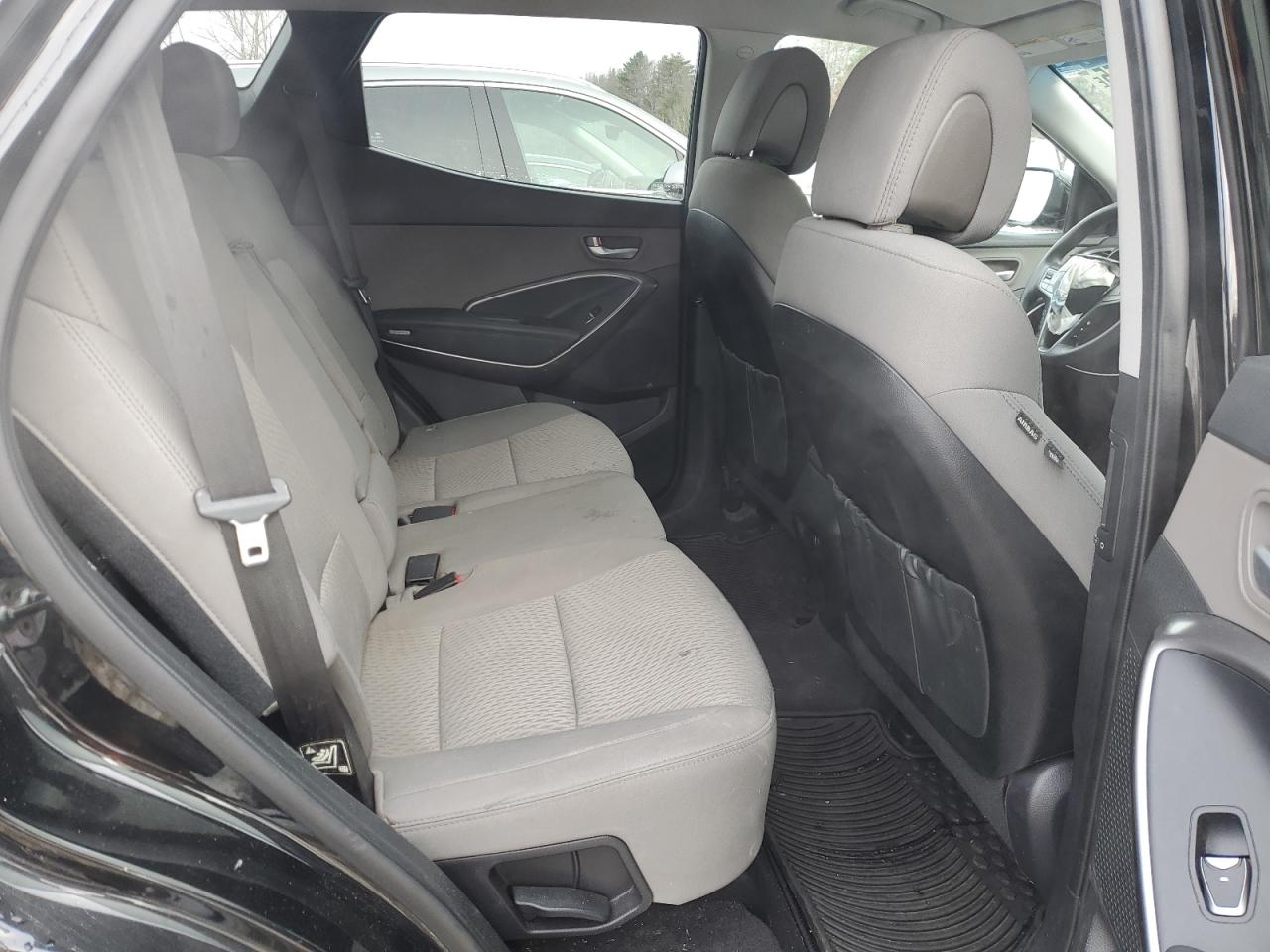 2018 Hyundai Santa Fe - Image 11