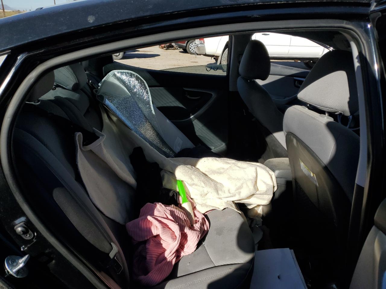 2013 Hyundai Elantra - Image 10