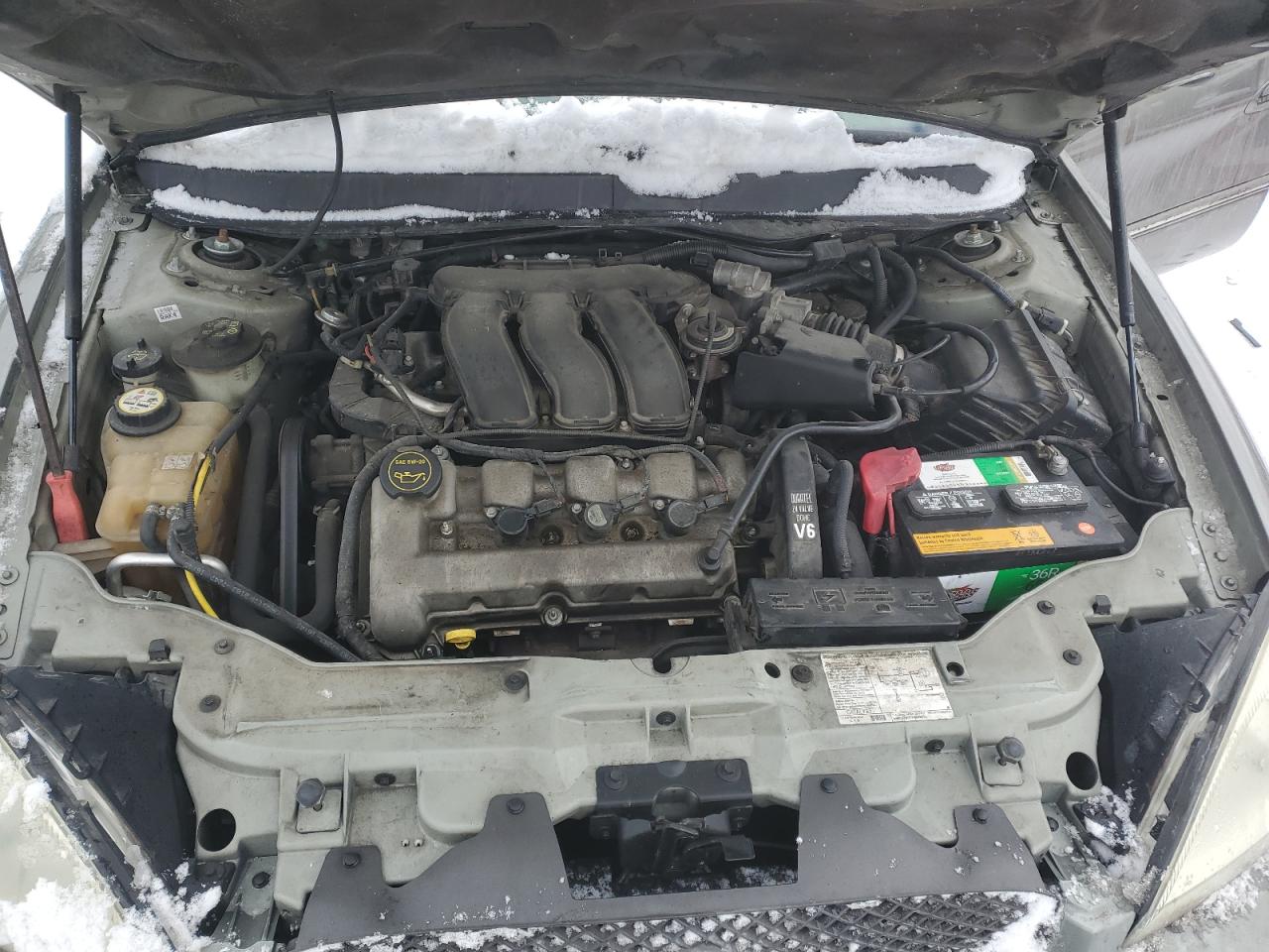 2004 Ford Taurus - Image 11