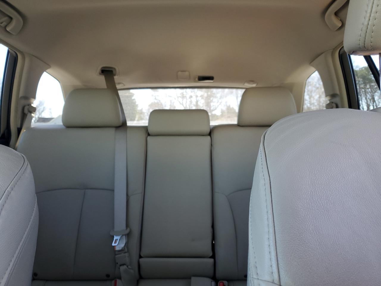 2013 Subaru Outback - Image 10