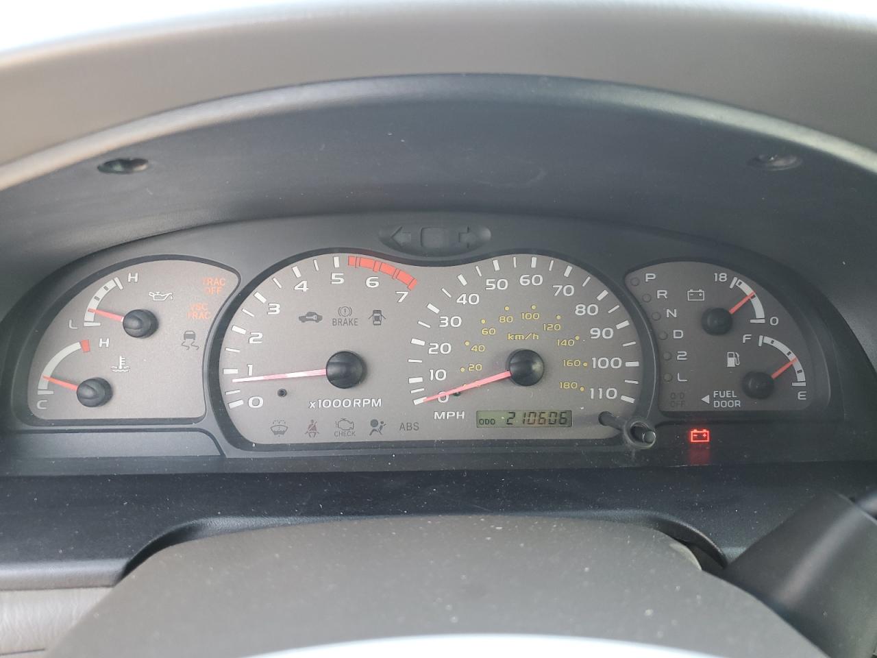 2003 Toyota Sequoia - Image 9