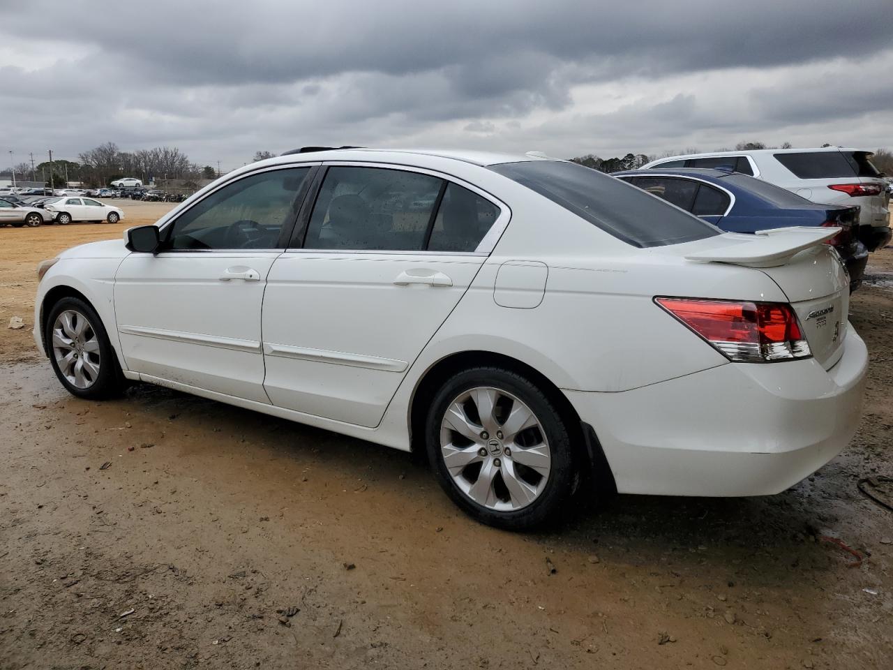 2009 Honda Accord - Image 2