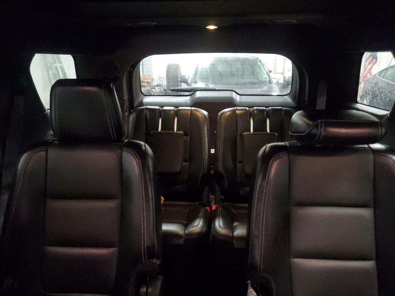 2015 Ford Explorer - Image 10