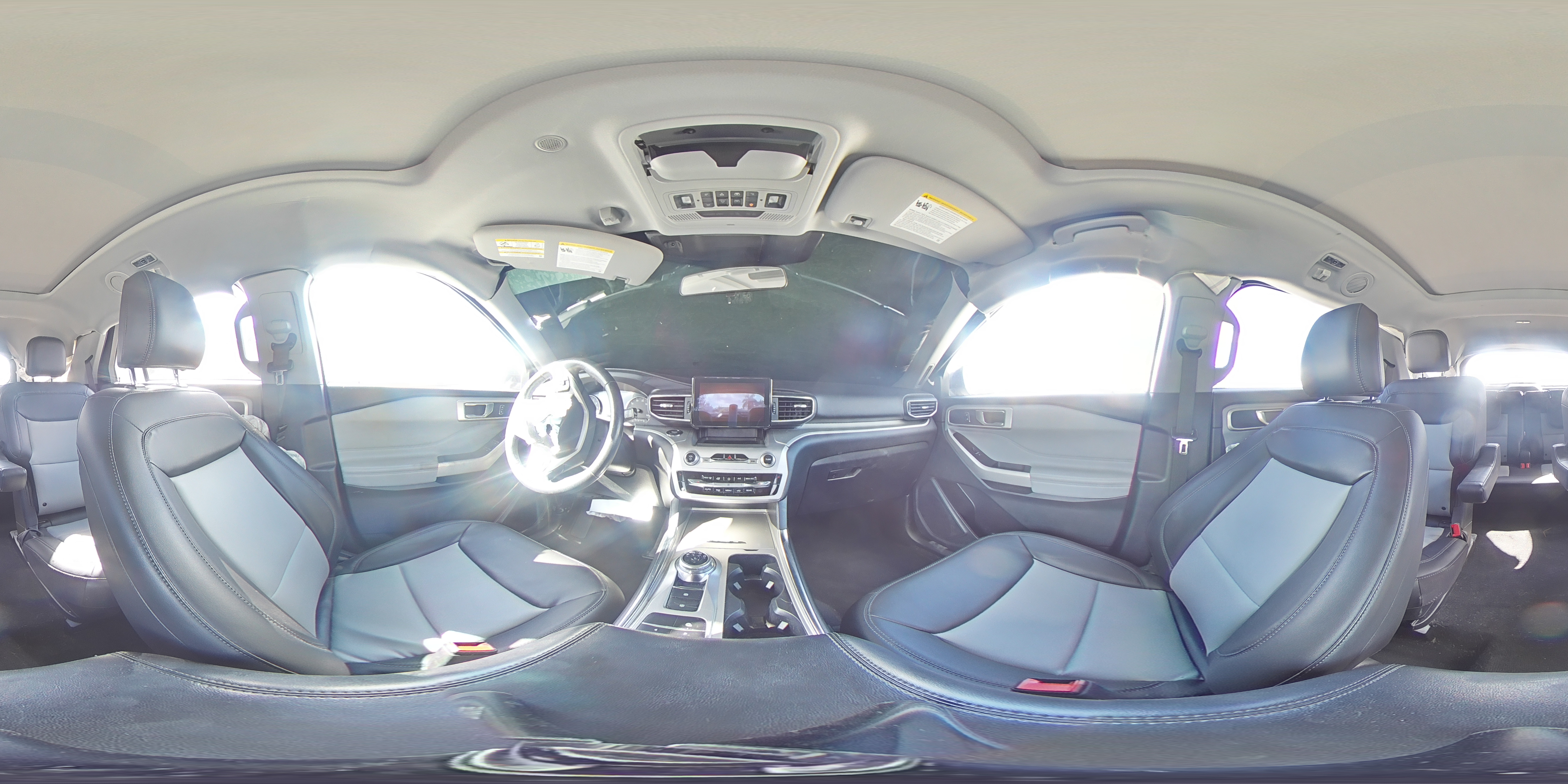 2022 Ford Explorer - Image 16