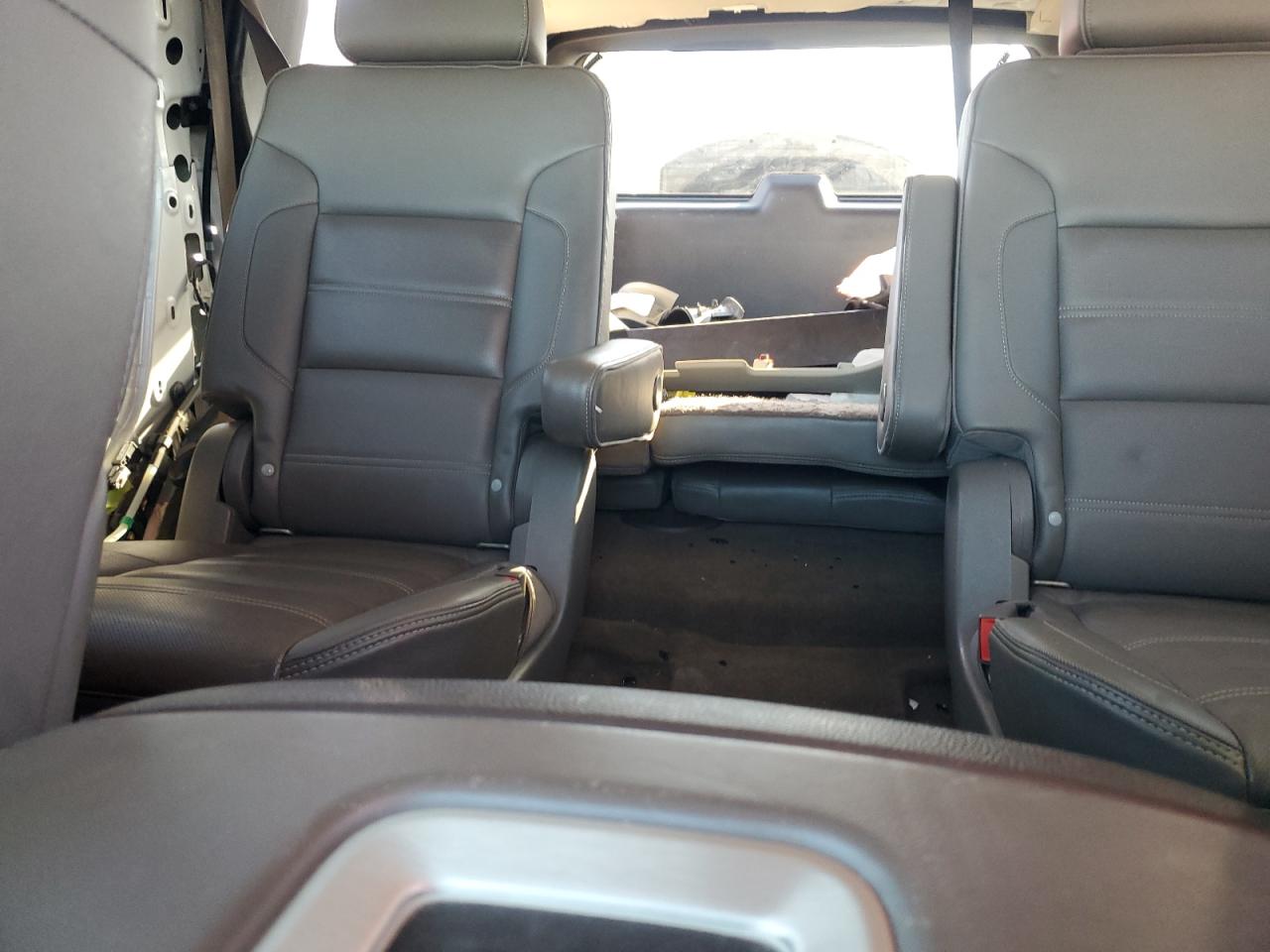 2015 GMC Yukon - Image 10