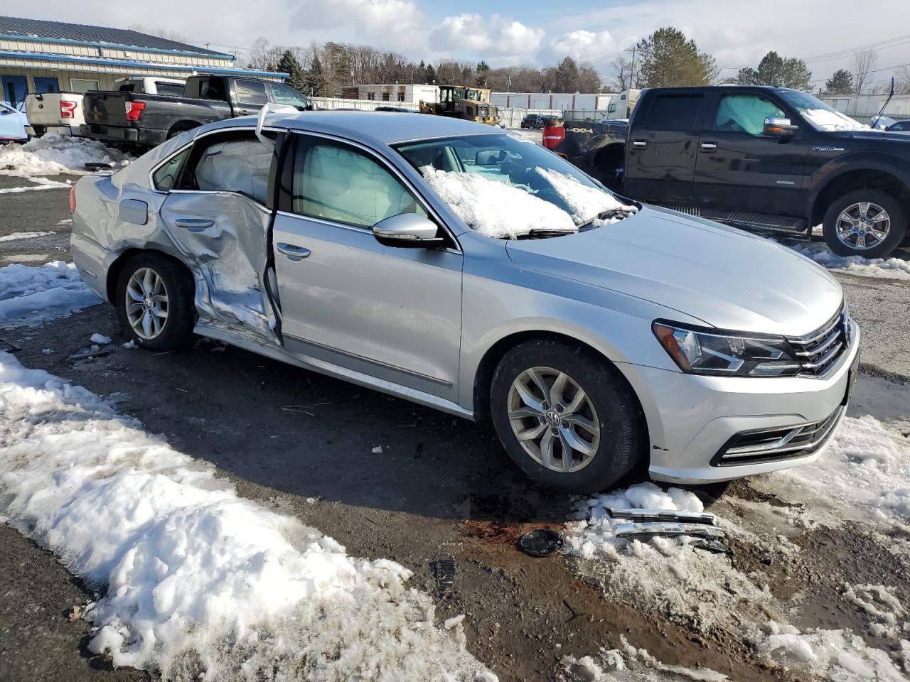 2016 Volkswagen Passat - Image 4