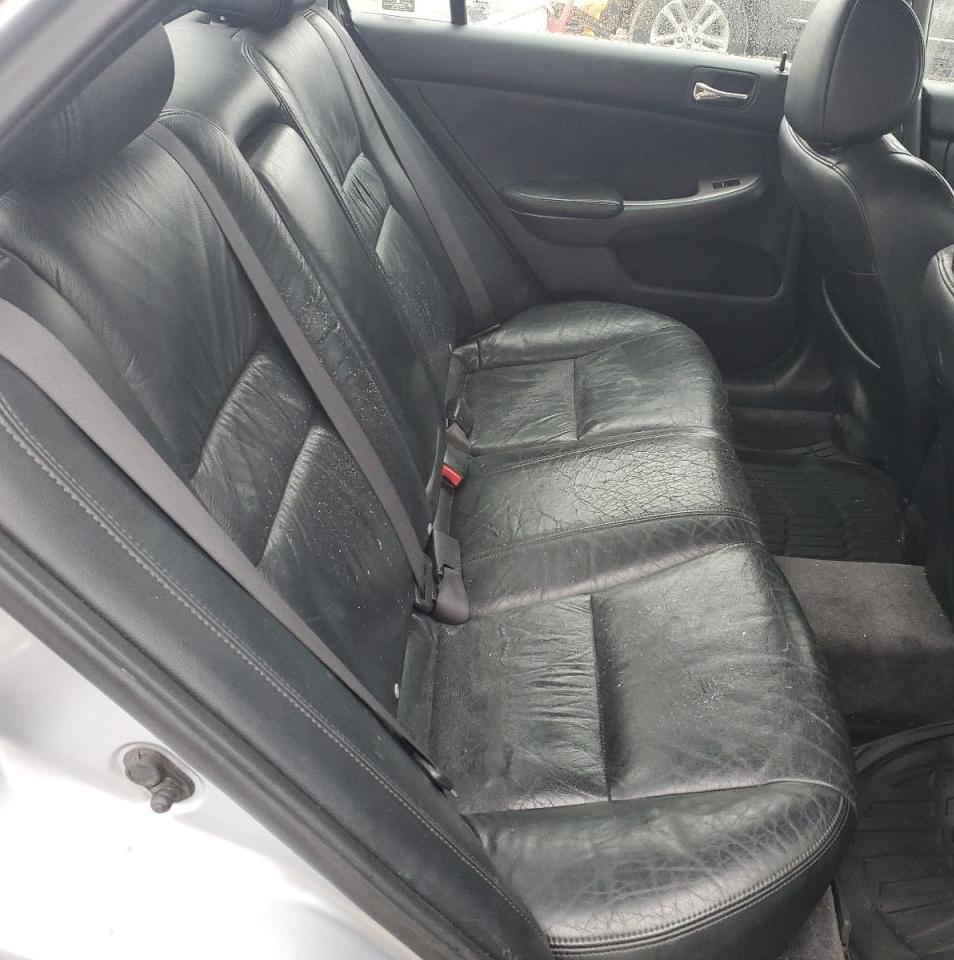 2004 Honda Accord - Image 10