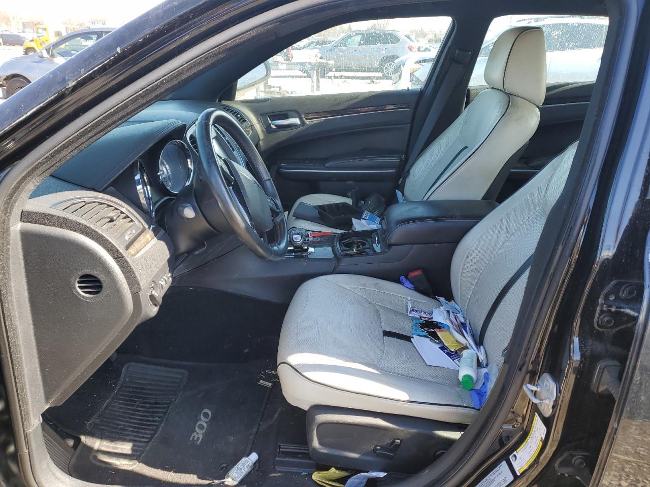 2014 Chrysler 300 - Image 7