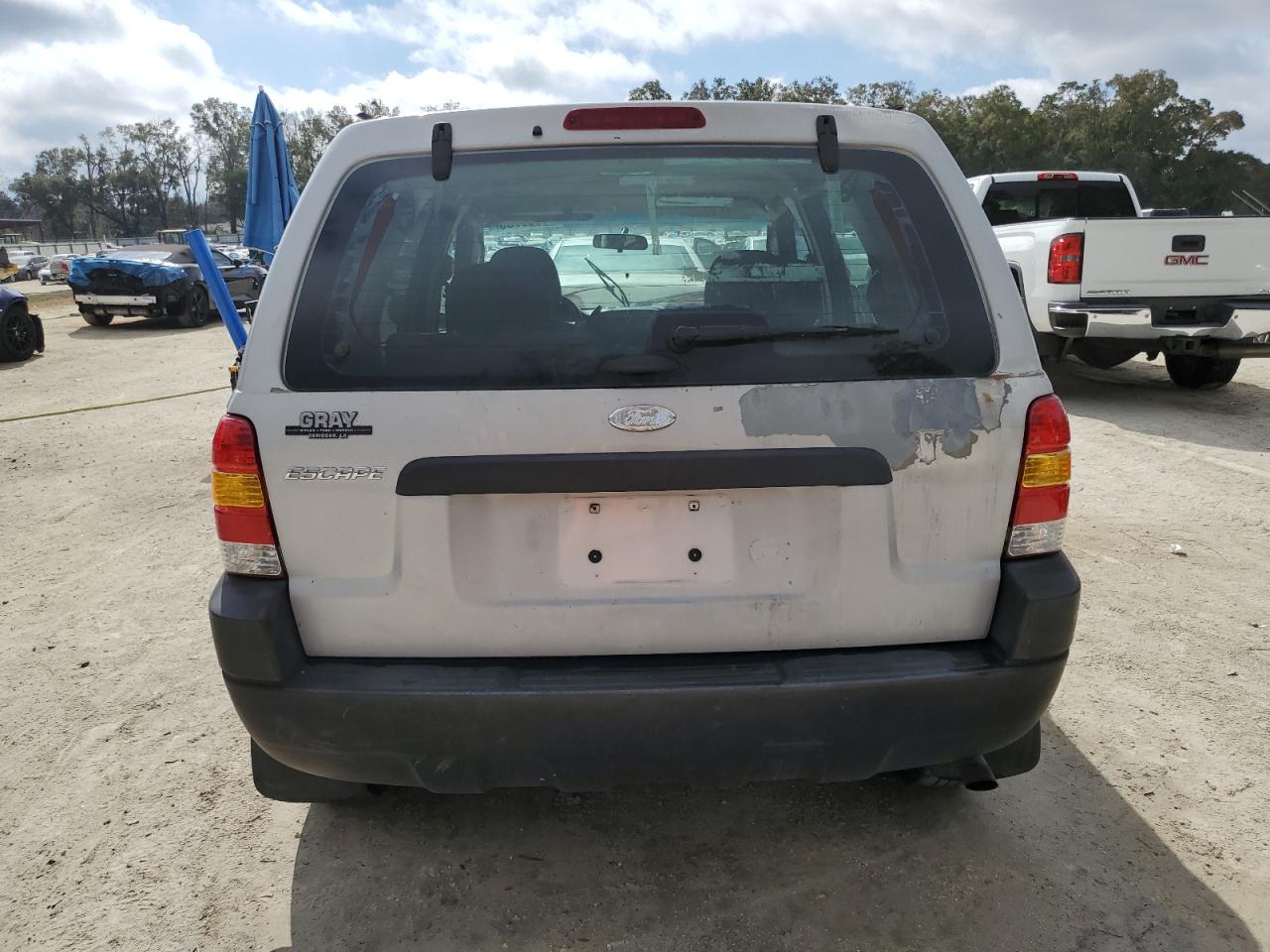 2003 Ford Escape - Image 6