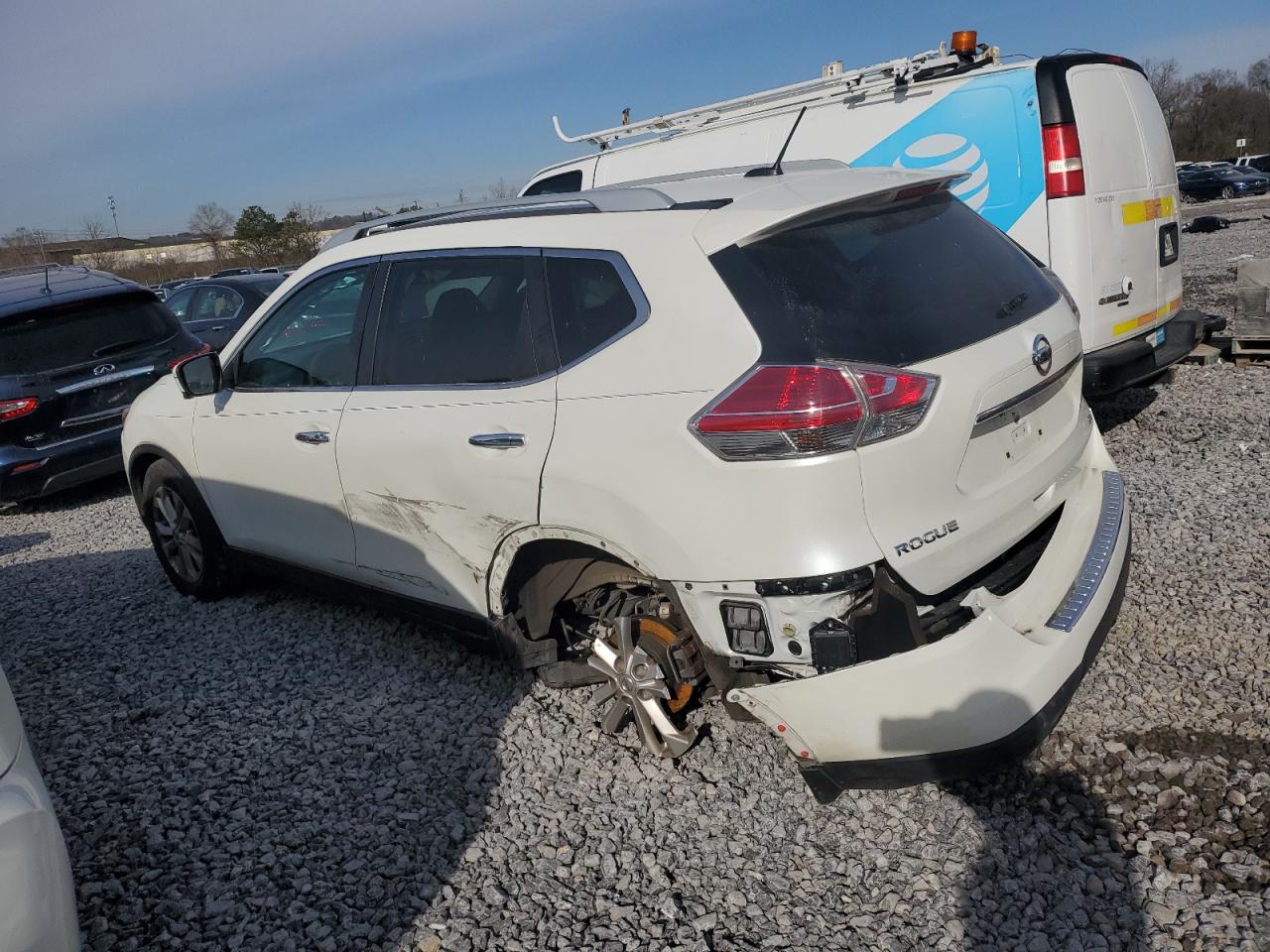 2016 Nissan Rogue - Image 2