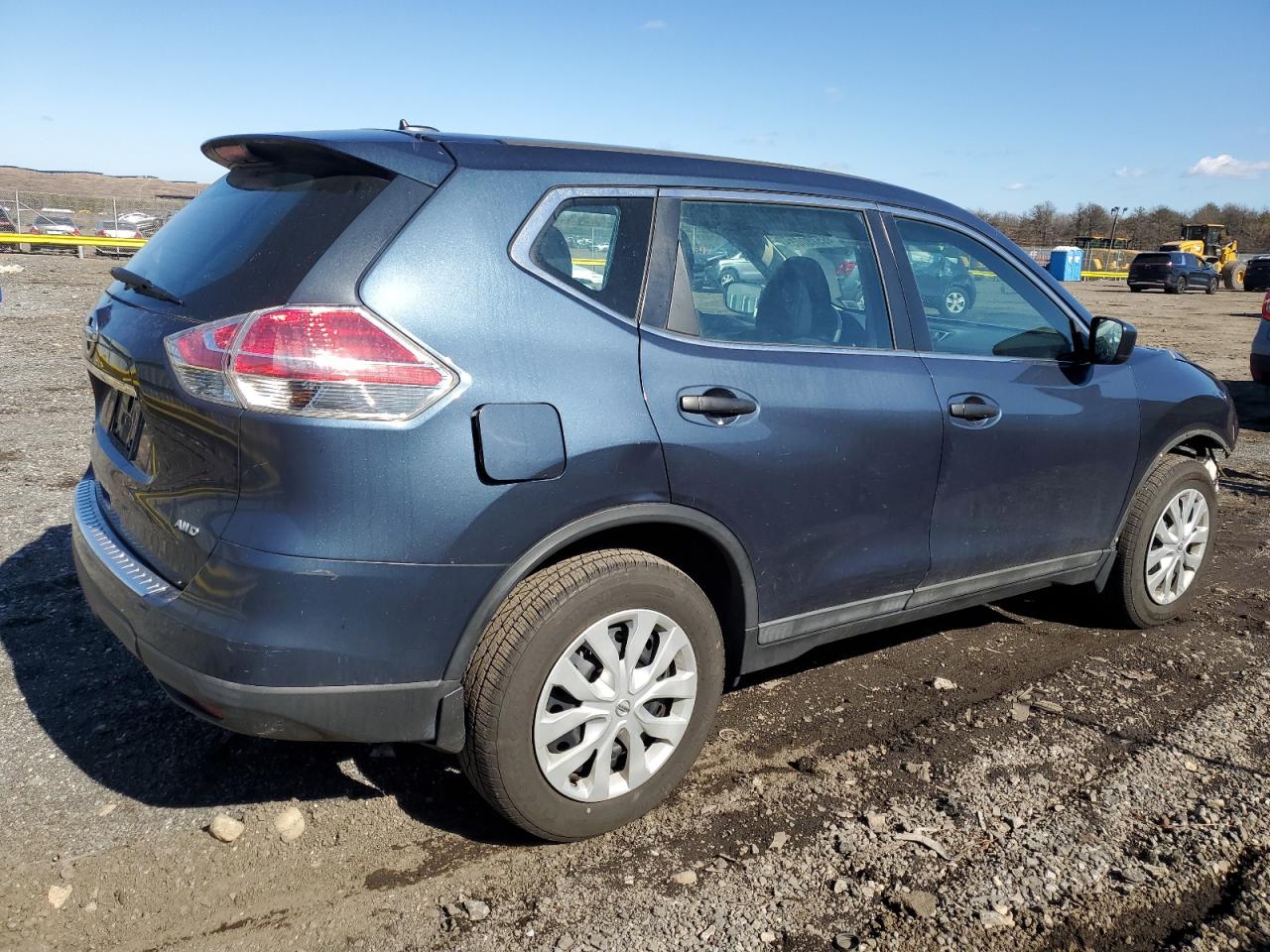 2016 Nissan Rogue - Image 3