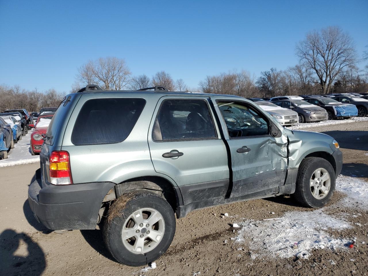 2005 Ford Escape - Image 3