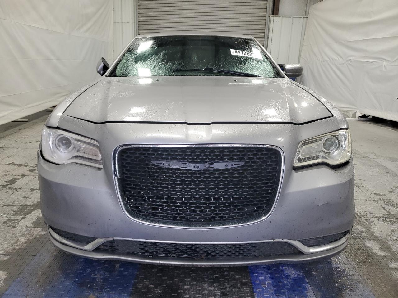 2016 Chrysler 300 - Image 5
