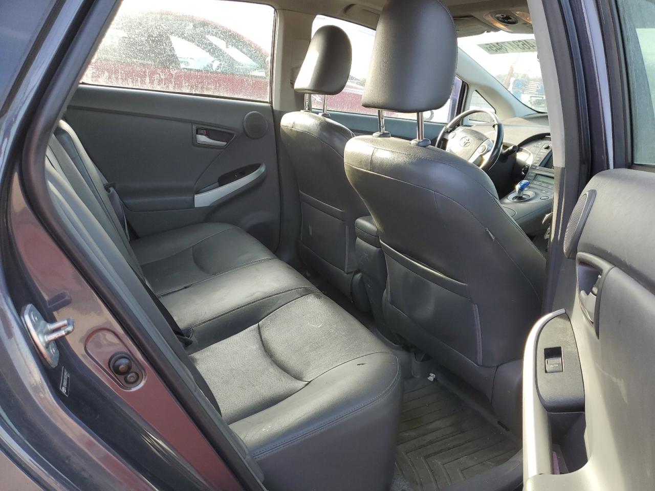 2011 Toyota Prius - Image 11