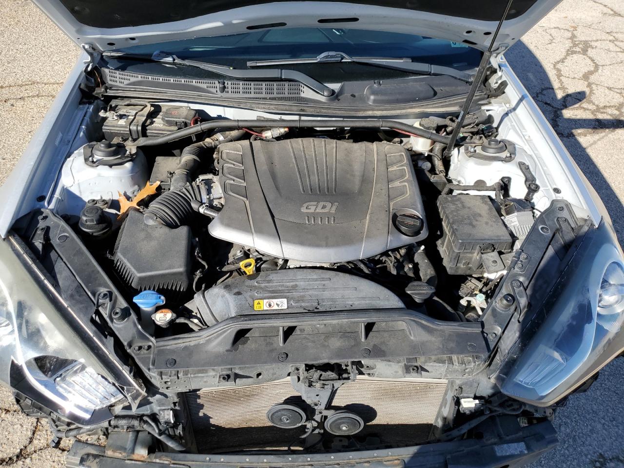 2015 Hyundai Genesis - Image 13