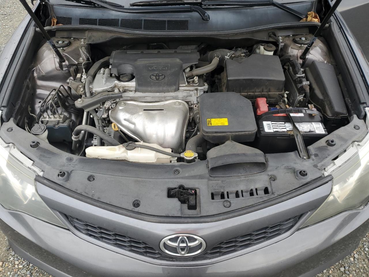 2014 Toyota Camry - Image 12