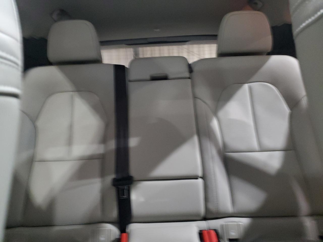 2019 Volvo XC40 - Image 10