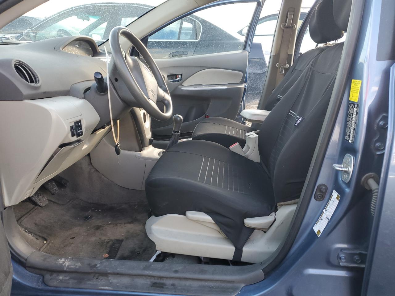2010 Toyota Yaris - Image 7
