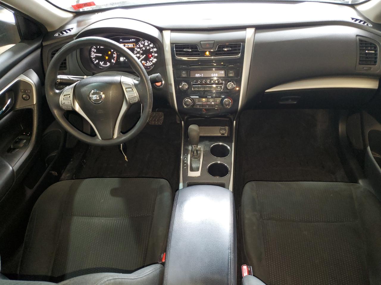 2015 Nissan Altima - Image 8