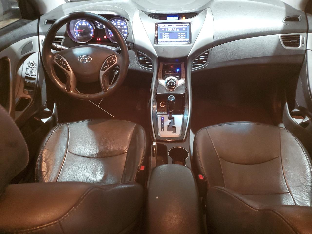 2013 Hyundai Elantra - Image 8