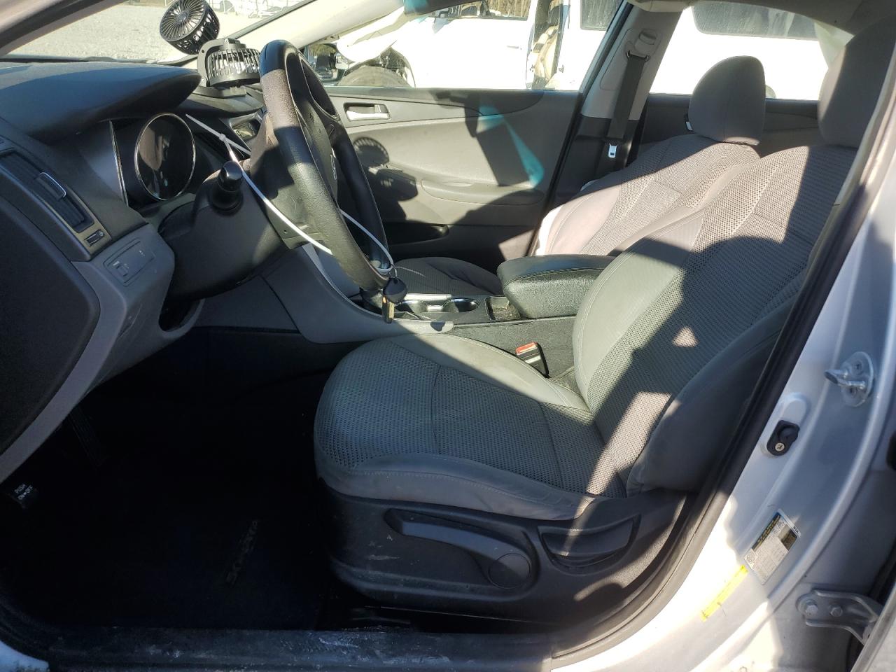 2011 Hyundai Sonata - Image 7