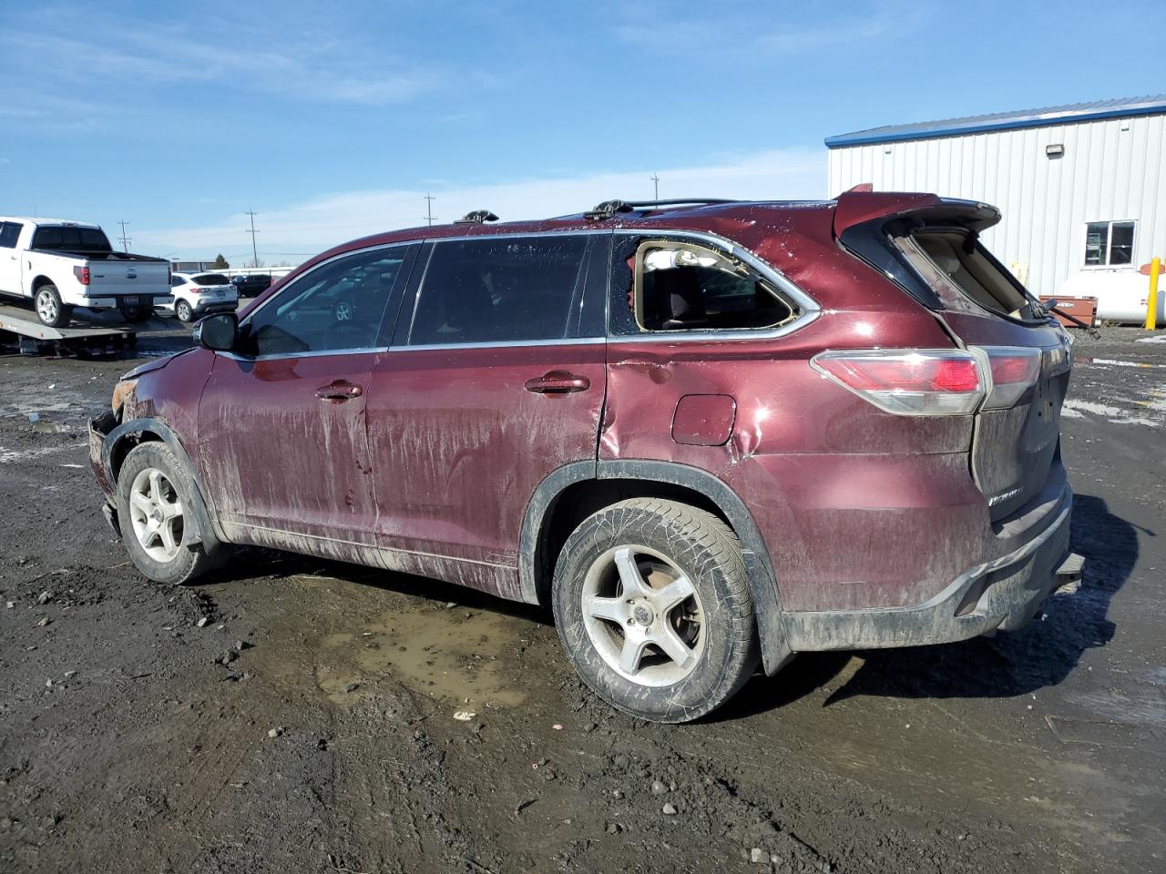 2015 Toyota Highlander - Image 2