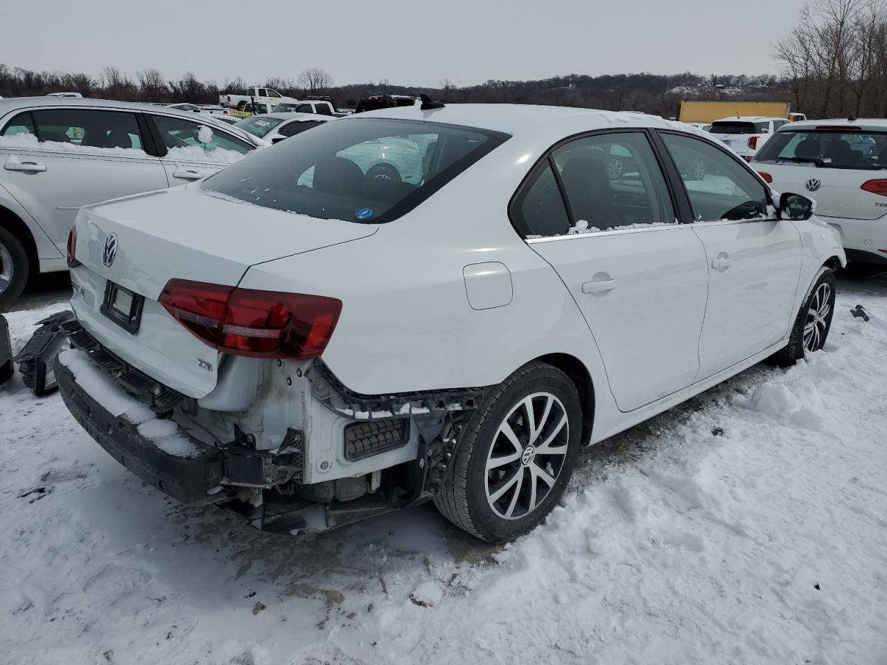 2017 Volkswagen Jetta - Image 3