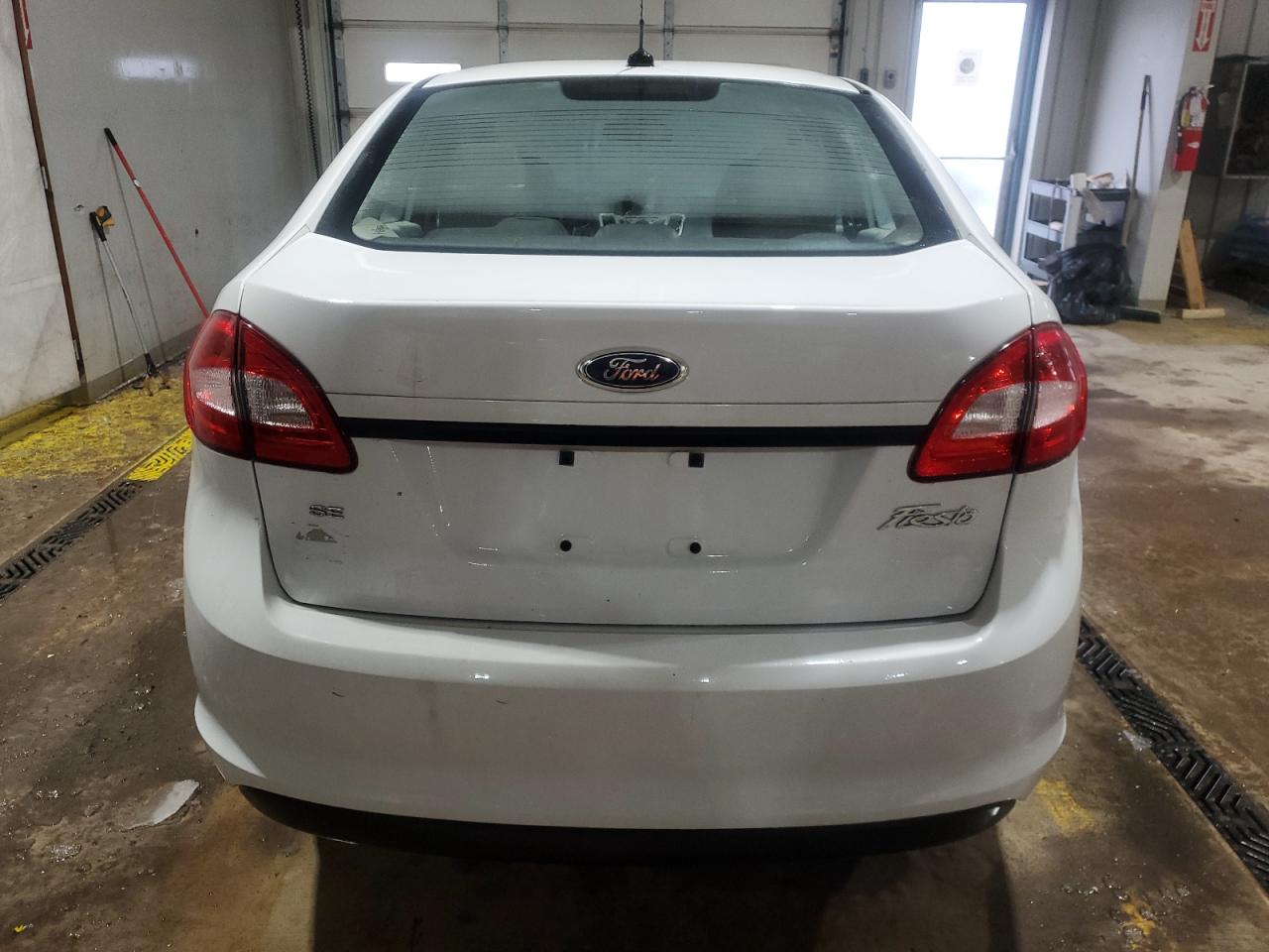 2013 Ford Fiesta - Image 6
