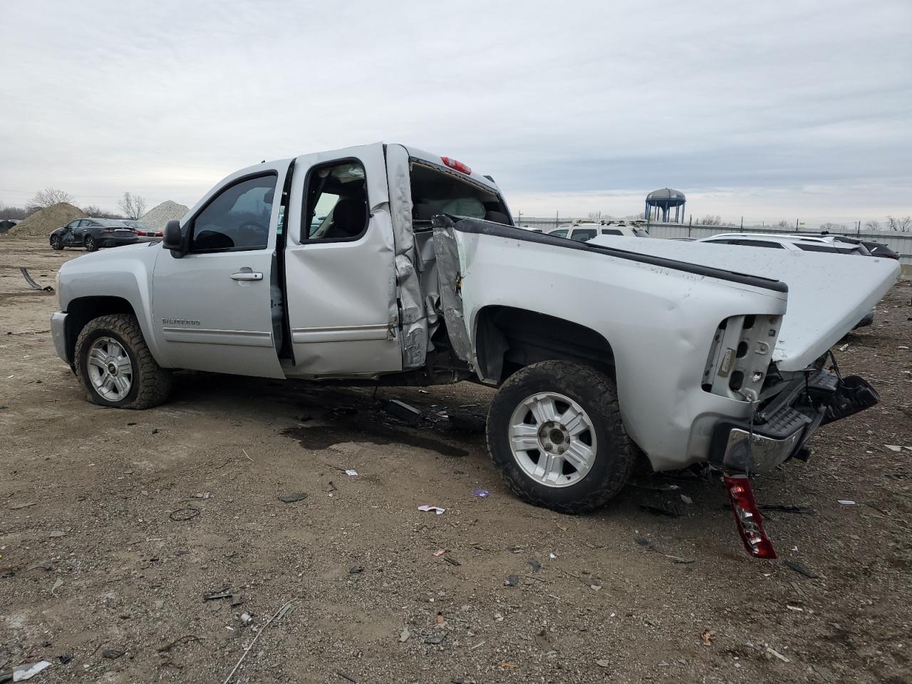 2011 Chevrolet Silverado - Image 2