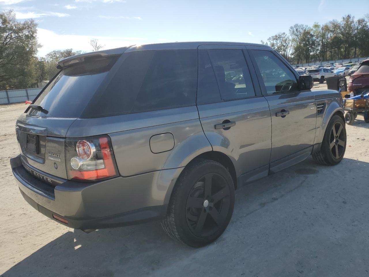 2011 Land Rover Range Rover - Image 3