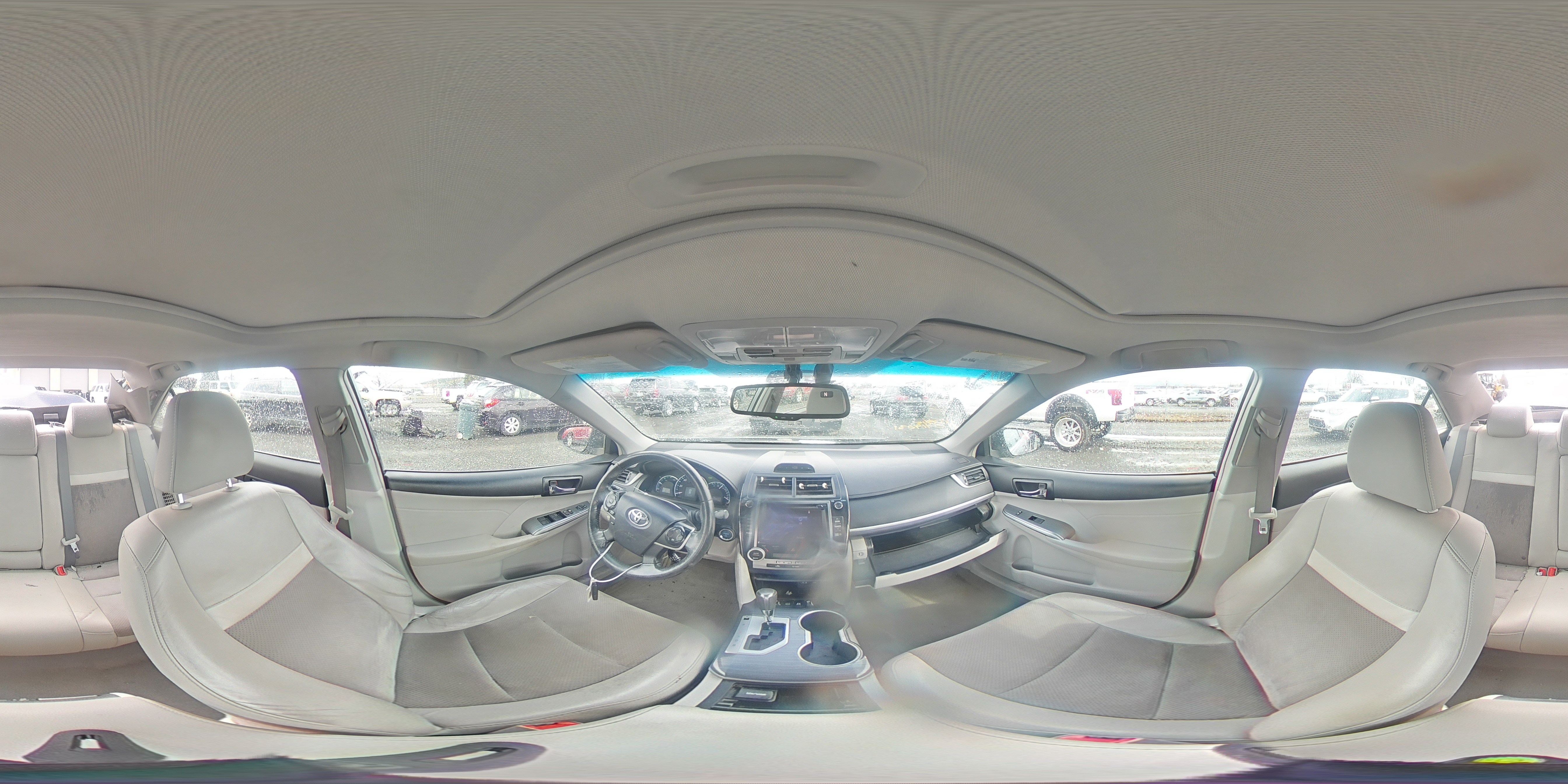2014 Toyota Camry - Image 12