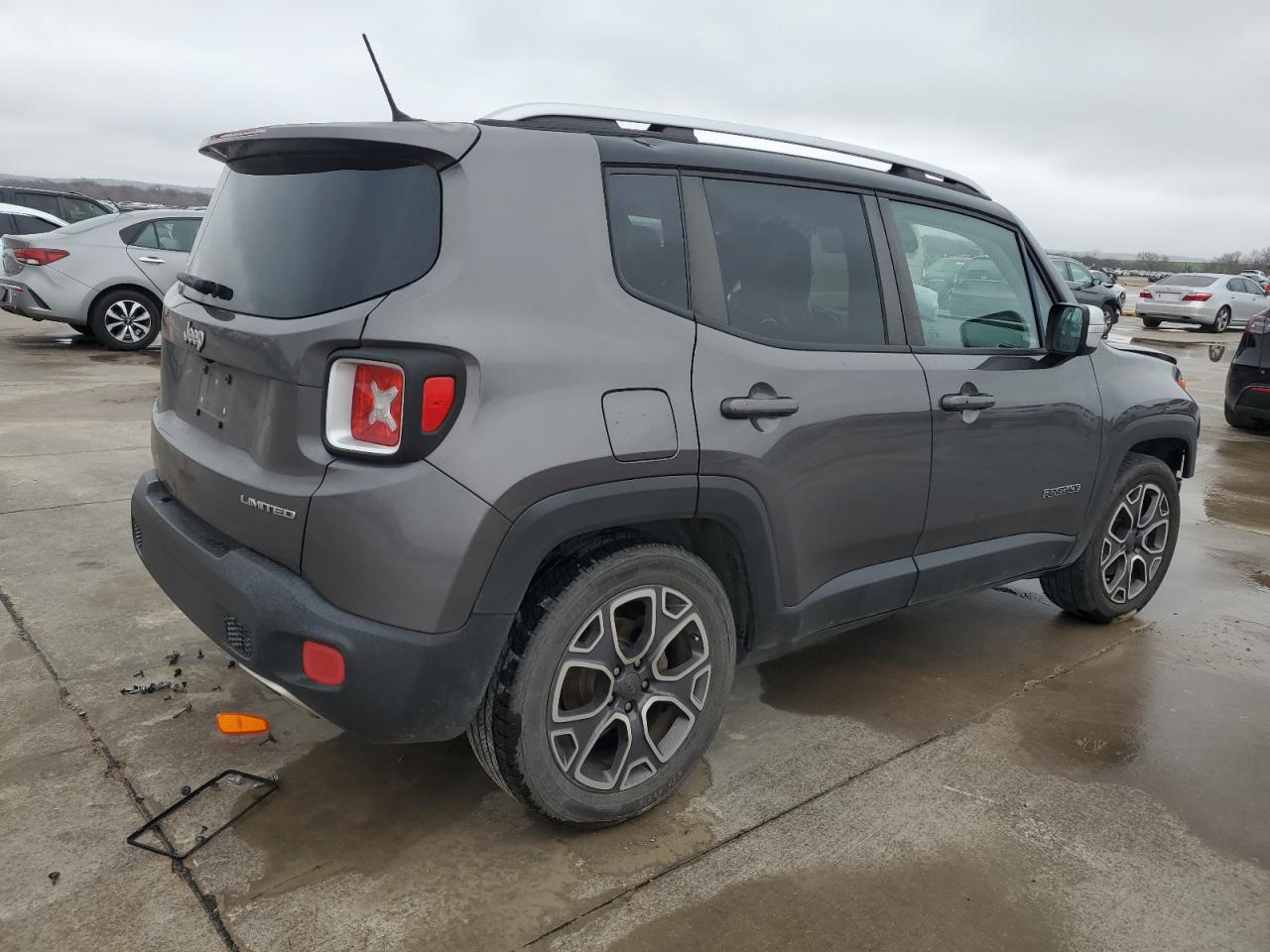 2016 Jeep Renegade - Image 3