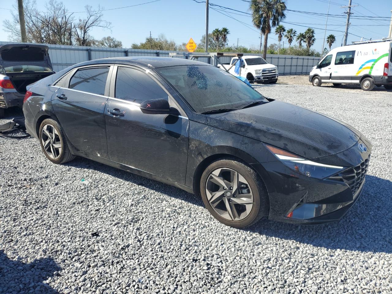 2023 Hyundai Elantra - Image 4
