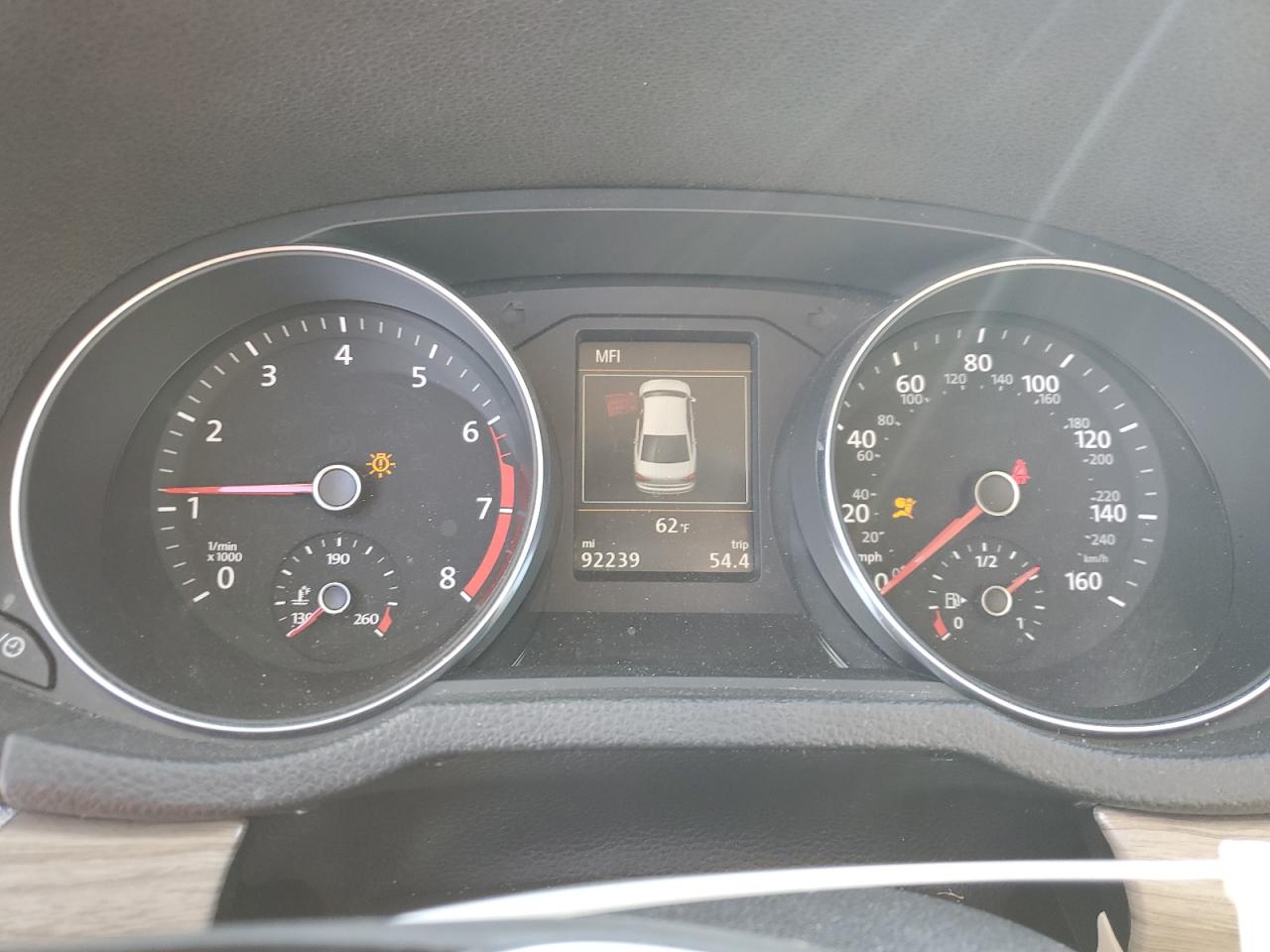 2018 Volkswagen Passat - Image 9