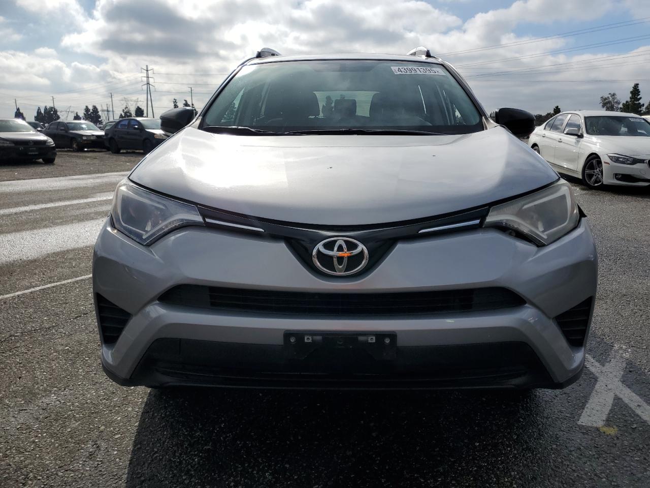 2016 Toyota RAV 4 - Image 5