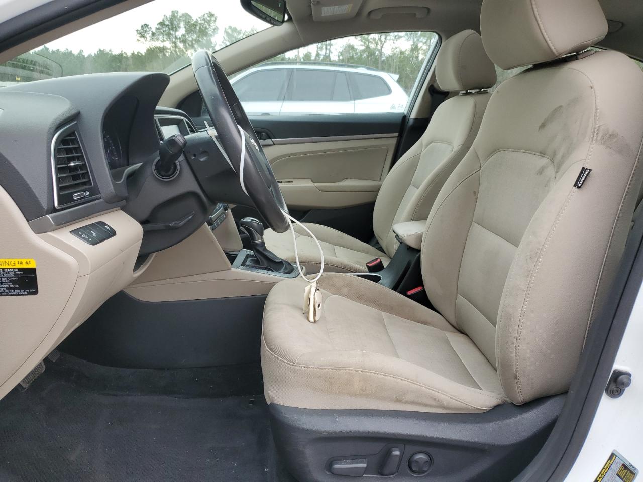 2017 Hyundai Elantra - Image 7