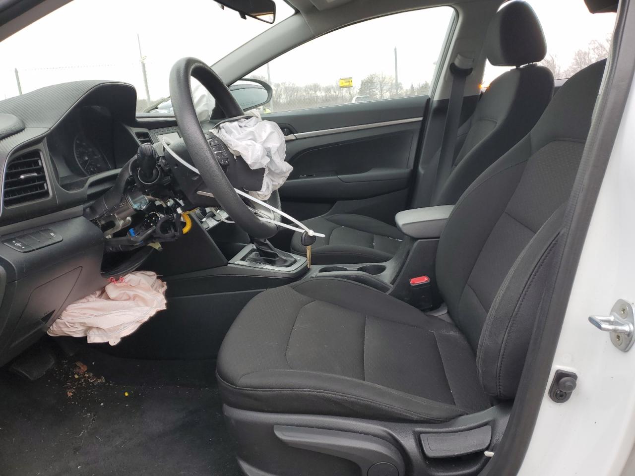 2019 Hyundai Elantra - Image 7