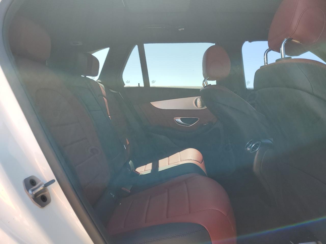 2021 Mercedes-Benz GLC - Image 12